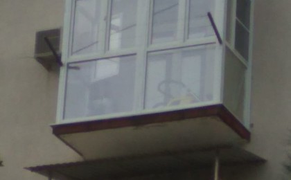 Остекление балкона в Новороссийске на ул. Советов 58